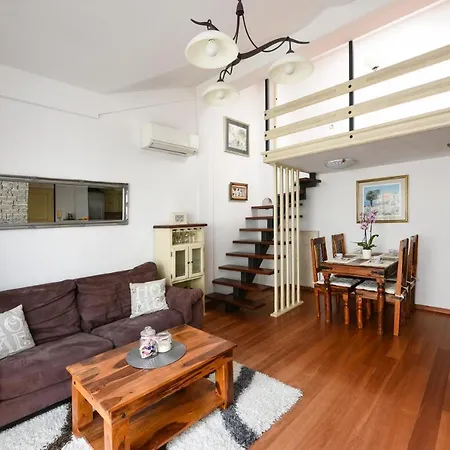Luna Apartman *